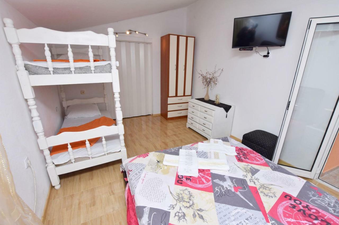 Apartments Siljak Petrovac Bagian luar foto