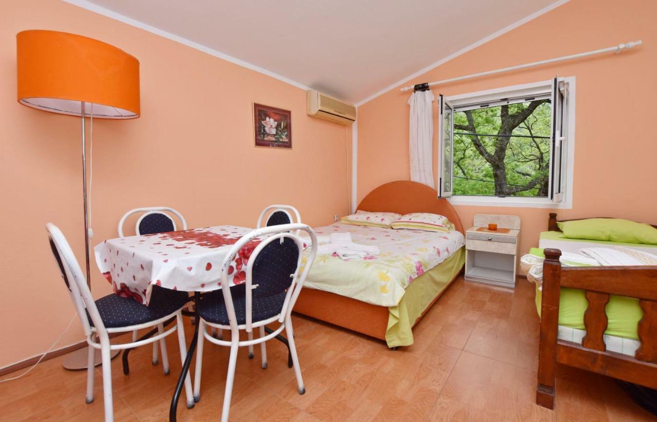 Apartments Siljak Petrovac Bagian luar foto